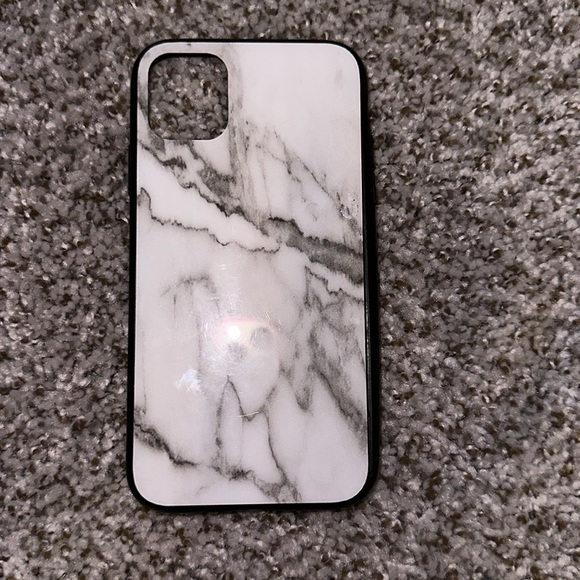 iPhone 11 cases - Picture 8 of 10